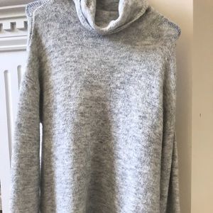 Light grey turtle neck sweater